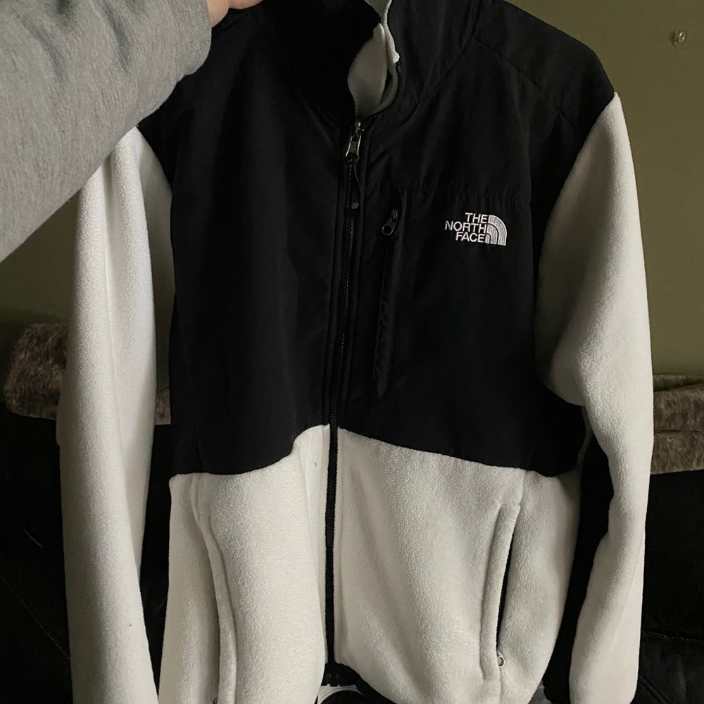 Women’s North face